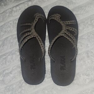 Brazillian Plaka Sandals Super Confortable Made In Brazil Size 7